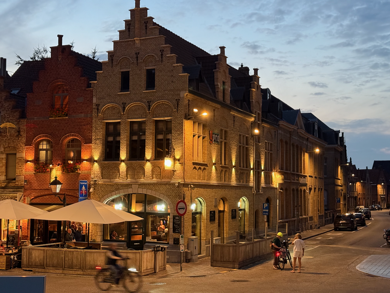 Menenpoort bij nacht